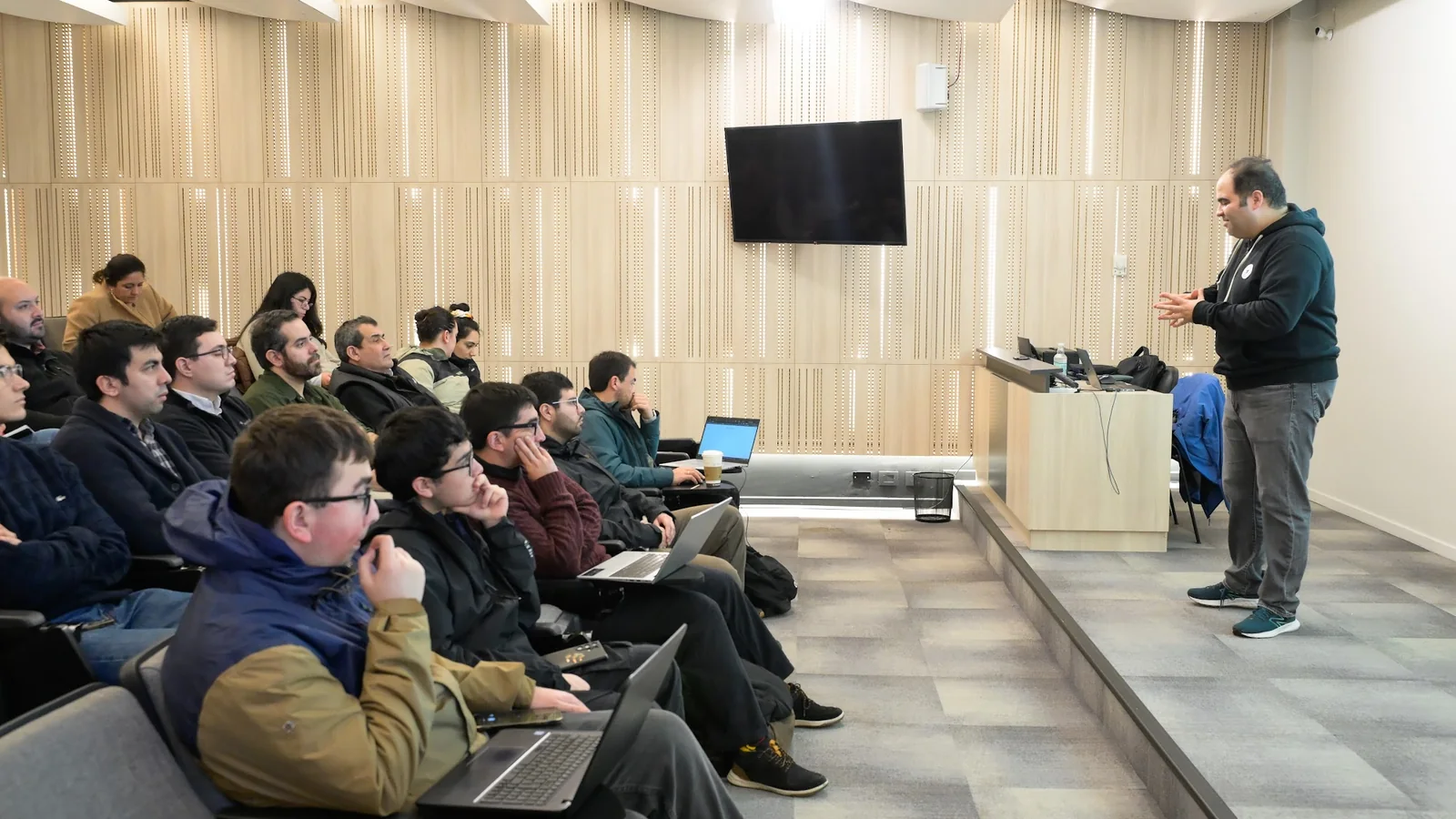 Asistentes de la Jornada Codex para Todos en Concepción durante la presentación